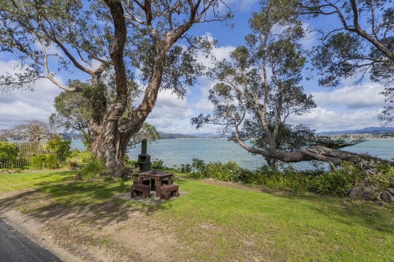 Photo of property in 14 Stormont Lane, Whitianga, 3510