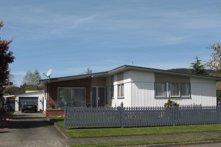 Photo of property in 6 Barron Crescent, Fenton Park, Rotorua, 3010