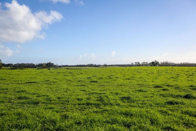 Photo of property in 140 Henwood Road, Paraite, New Plymouth, 4372