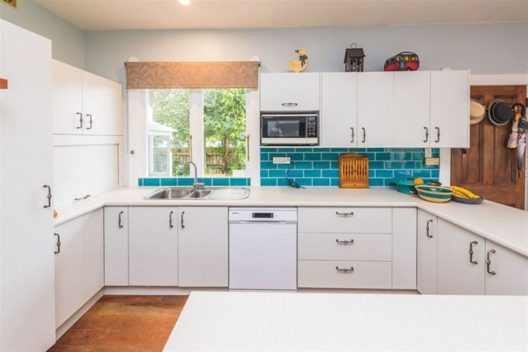 Photo of property in 37 Peakes Road, Saint Johns Hill, Whanganui, 4501