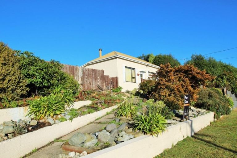 Photo of property in 77 Test Street, South Hill, Oamaru, 9400