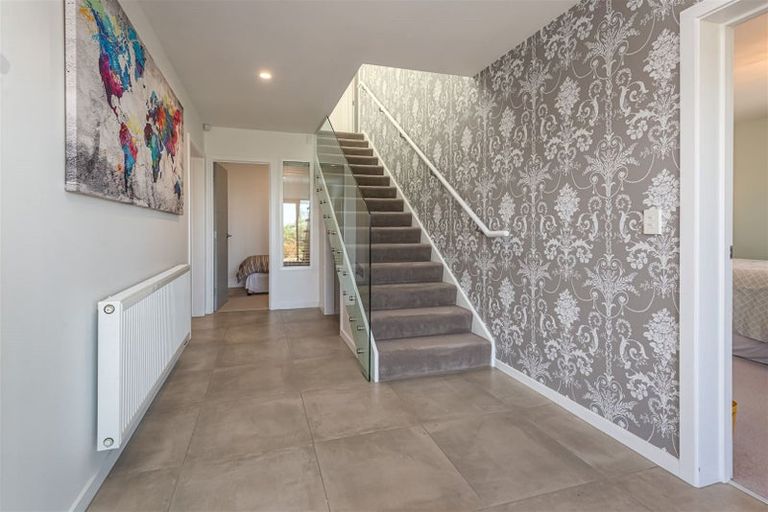 Photo of property in 11 Mortens Lane, Mount Pleasant, Christchurch, 8081