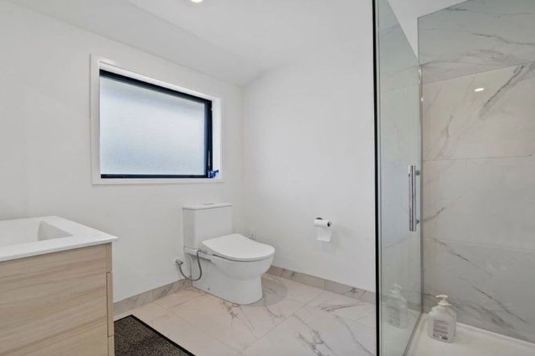 Photo of property in 2/17 Pearce Crescent, Taita, Lower Hutt, 5011