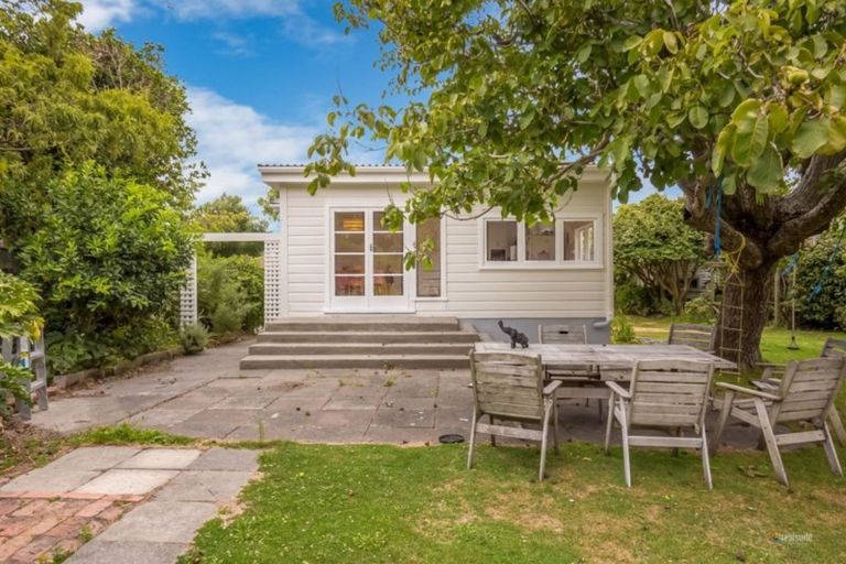 Photo of property in 17 Nikau Grove, Woburn, Lower Hutt, 5010