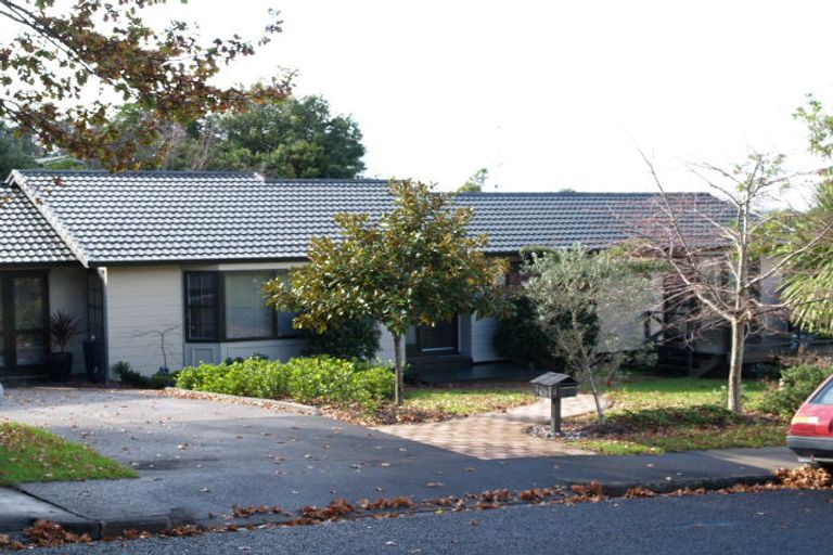 Photo of property in 4 Kayeleen Place, Cockle Bay, Auckland, 2014