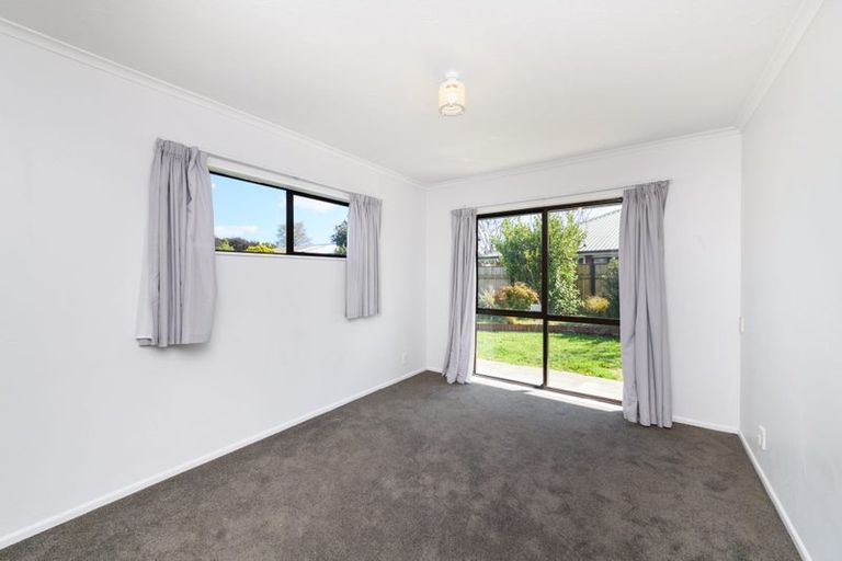 Photo of property in 20 Colonial Place, Kelvin Grove, Palmerston North, 4414