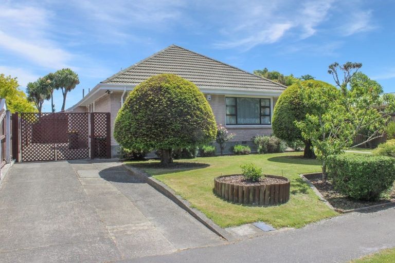 Photo of property in 13 Yardley Street, Avonhead, Christchurch, 8042