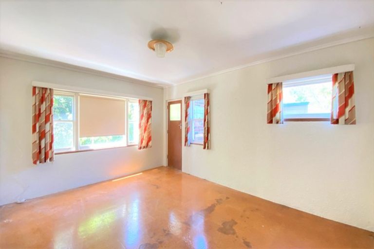 Photo of property in 57 Exmouth Road, Northcote, Auckland, 0627