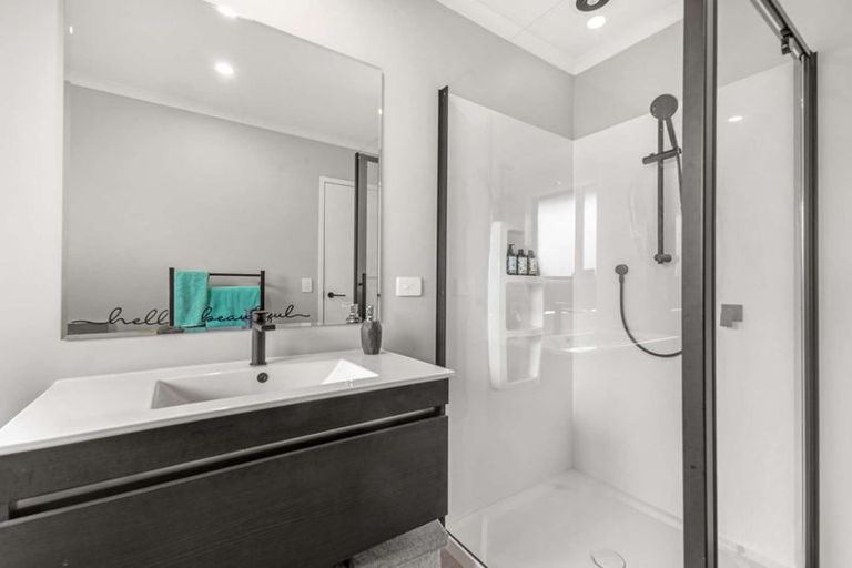 Photo of property in 2 Atutahi Street, Hurdon, New Plymouth, 4310