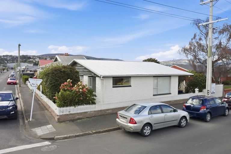 Photo of property in 160 Macandrew Road, South Dunedin, Dunedin, 9012