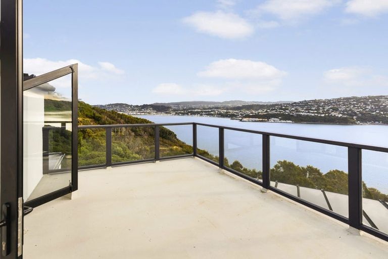 Photo of property in 115a Akaroa Drive, Maupuia, Wellington, 6022