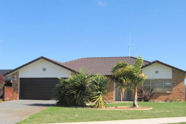 Photo of property in 36 Oreti Crescent, Papamoa Beach, Papamoa, 3118