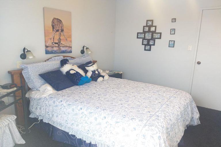 Photo of property in 17 Westside Road, Port Waikato, Tuakau, 2695