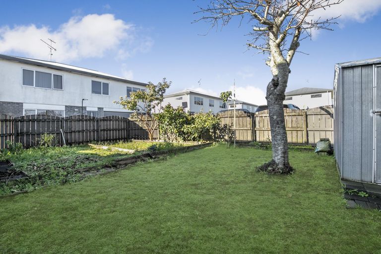 Photo of property in 30a Wellington Street, Pukekohe, 2120