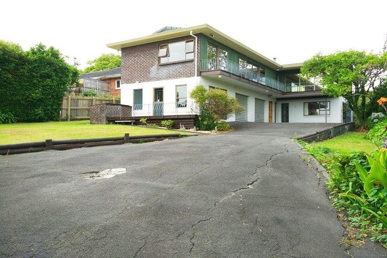 Photo of property in 287 Titirangi Road, Titirangi, Auckland, 0604