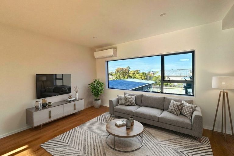 Photo of property in 723e Massey Road, Mangere, Auckland, 2022