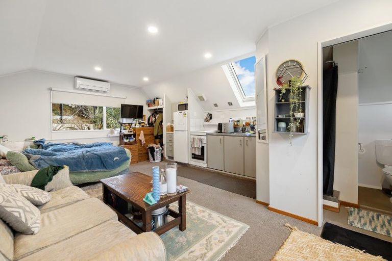 Photo of property in 32 Avalon Crescent, Fernhill, Queenstown, 9300