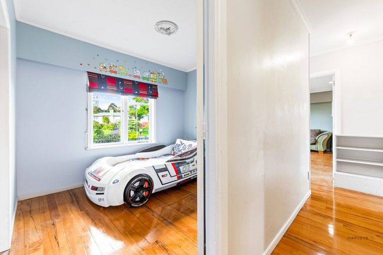 Photo of property in 3 Rerewai Place, Kelston, Auckland, 0602