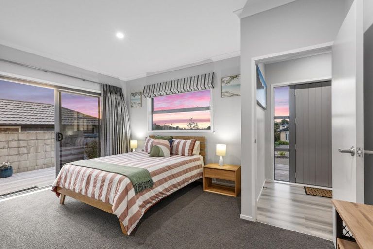 Photo of property in 111 Oteki Park Drive, Welcome Bay, Tauranga, 3112