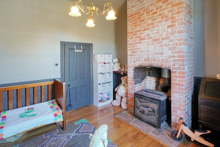 Photo of property in 11 Isabella Place, Waltham, Christchurch, 8011