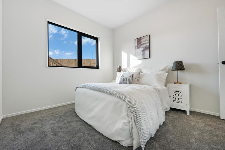 Photo of property in 25 Whakairo Crescent, Gulf Harbour, Whangaparaoa, 0930