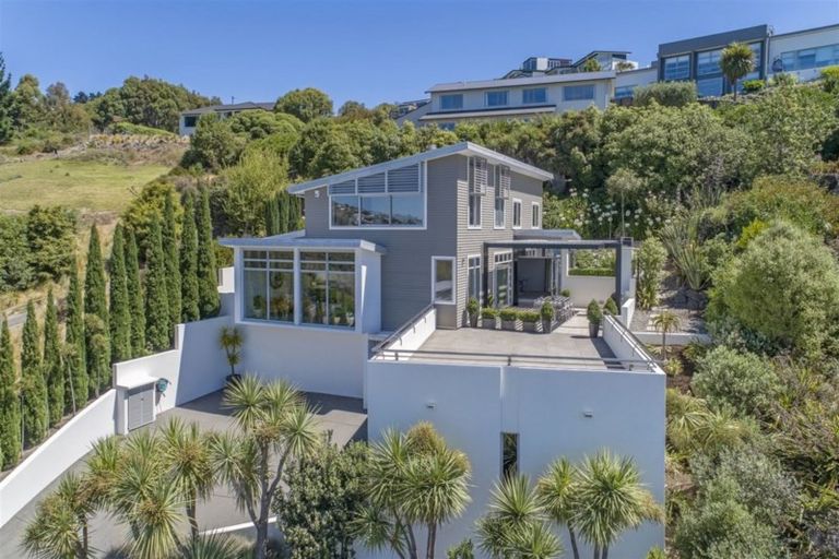 Photo of property in 15 Challenger Lane, Redcliffs, Christchurch, 8081