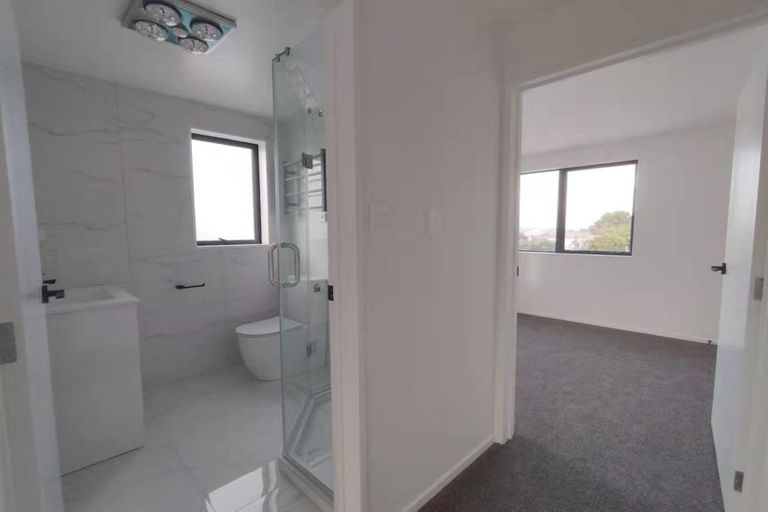 Photo of property in 4/13 Grove Lane, Pakuranga, Auckland, 2010