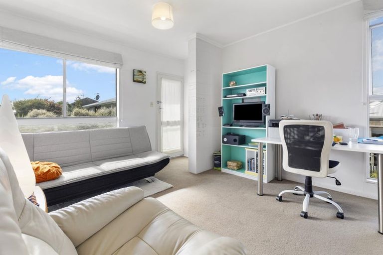 Photo of property in Mahora Court Flats, 25 Mahora Street, Kilbirnie, Wellington, 6022