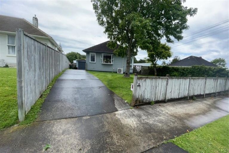 Photo of property in 15 Budleigh Street, Frankleigh Park, New Plymouth, 4310