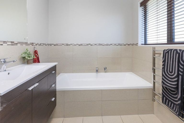 Photo of property in 18 Josephine Crescent, Aidanfield, Christchurch, 8025