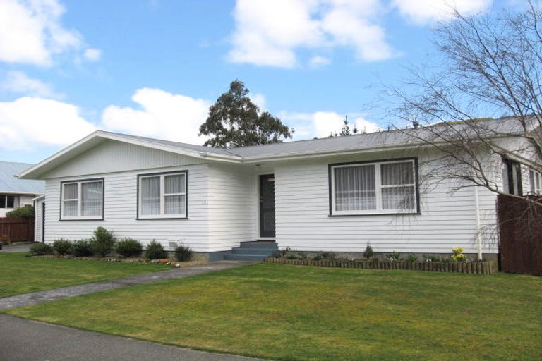 Photo of property in 351 Wellington Road, Wainuiomata, Lower Hutt, 5014