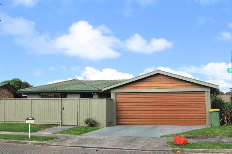Photo of property in 1 Bryn Mawr Place, Albany, Auckland, 0632