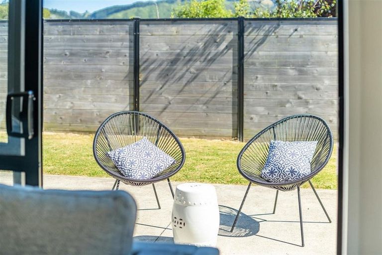 Photo of property in 34 Te Kaeaea Crescent, Wallaceville, Upper Hutt, 5018