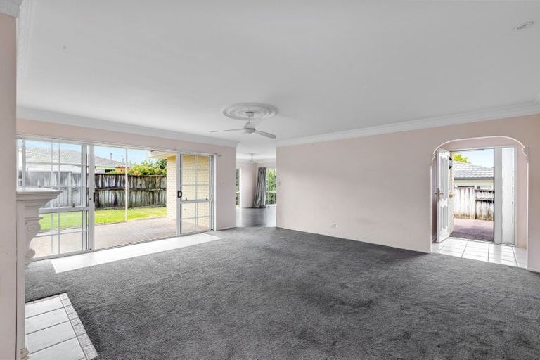 Photo of property in 75 Kath Hopper Drive, Orewa, 0931