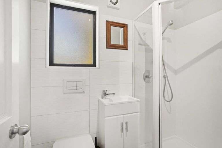 Photo of property in 104 Konini Road, Titirangi, Auckland, 0604