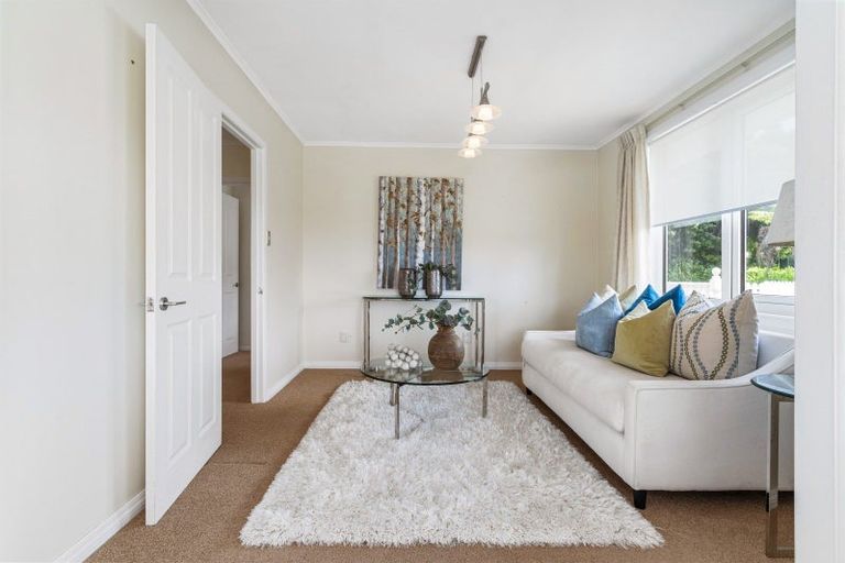 Photo of property in 1/7 Colmar Road, Mellons Bay, Auckland, 2014