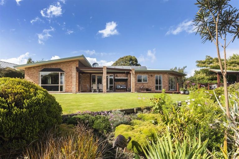 Photo of property in 54 Queens Avenue, Waikuku Beach, 7402