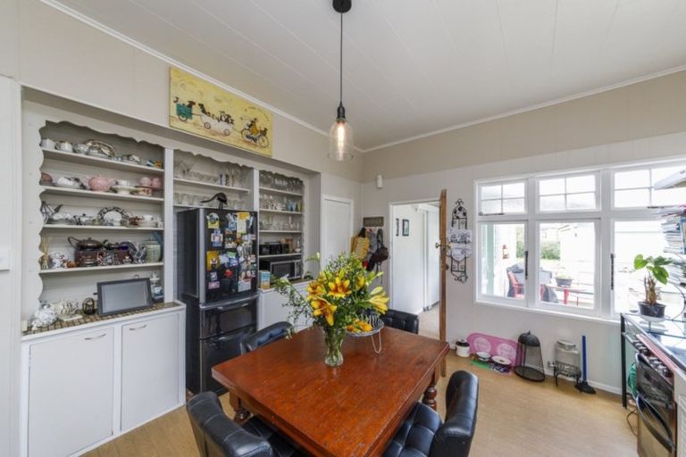 Photo of property in 14 Hunia Street, Marton, 4710