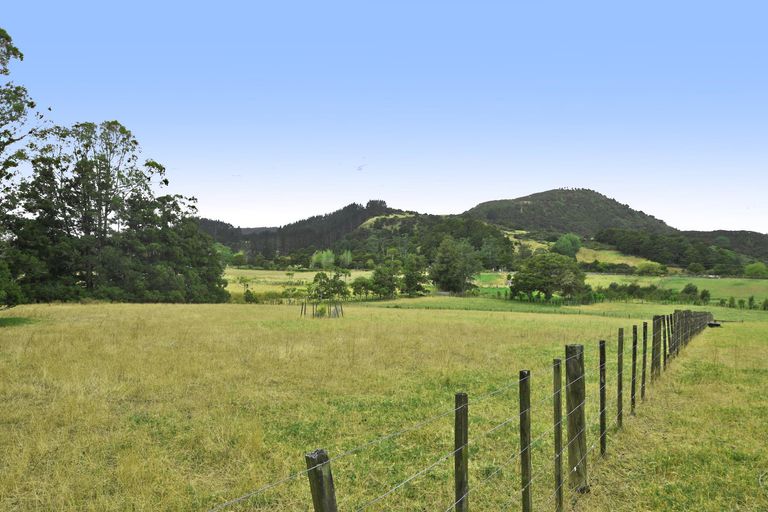 Photo of property in 42 Davie Martin Road, Kaipara Flats, Warkworth, 0981