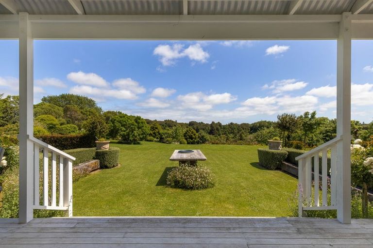 Photo of property in 68 Tarahunga Road, Levin, 5571