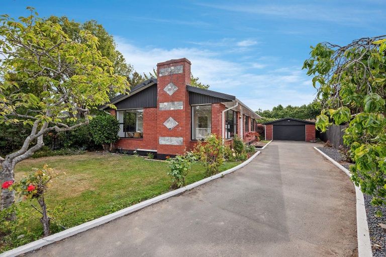 Photo of property in 33 Martbern Crescent, Bishopdale, Christchurch, 8053