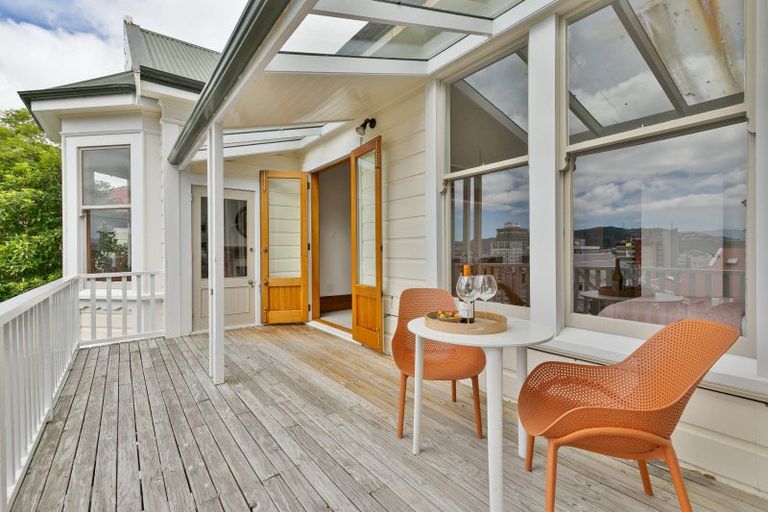 Photo of property in 16 Talavera Terrace, Kelburn, Wellington, 6012