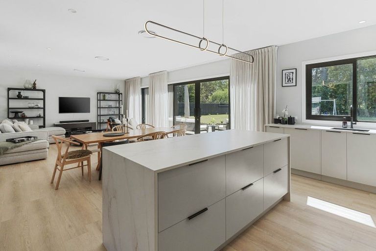 Photo of property in 28 Orchard Road, Greytown, 5712