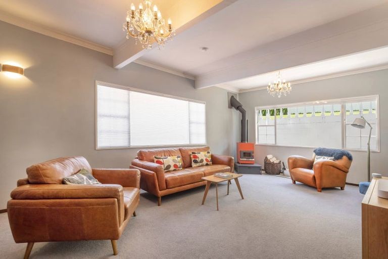 Photo of property in 7 Epping Grove, Karori, Wellington, 6012