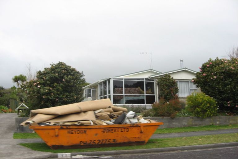 Photo of property in 11 Russell Drive, Oakura, 4314