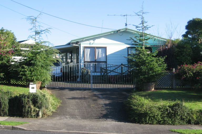 Photo of property in 73 Wiseley Road, West Harbour, Auckland, 0618