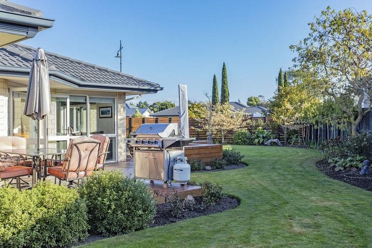 Photo of property in 12 Yellowlees Drive, Kaiapoi, 7630