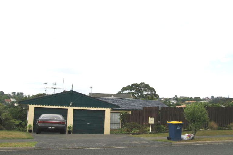Photo of property in 20 John Downs Drive, Browns Bay, Auckland, 0630