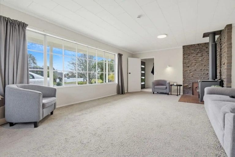 Photo of property in 35 Waitawa Place, Lynmore, Rotorua, 3010