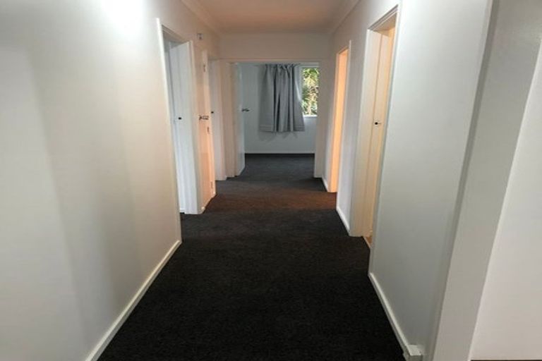 Photo of property in 42 Pisces Road, Glen Eden, Auckland, 0602